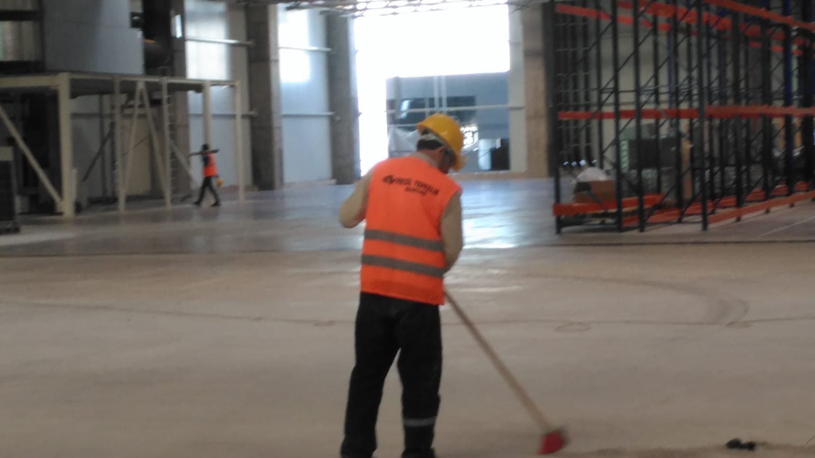 Üretim tesisinde temizlik uygulaması